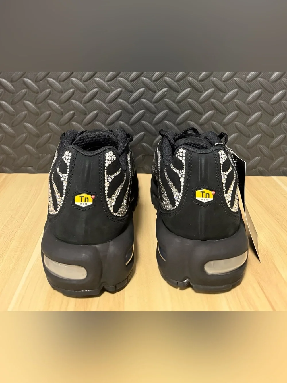 Nike Air Max Plus X Swarovski Crystals Moonlight Black FZ4237-001 Womens Size 9